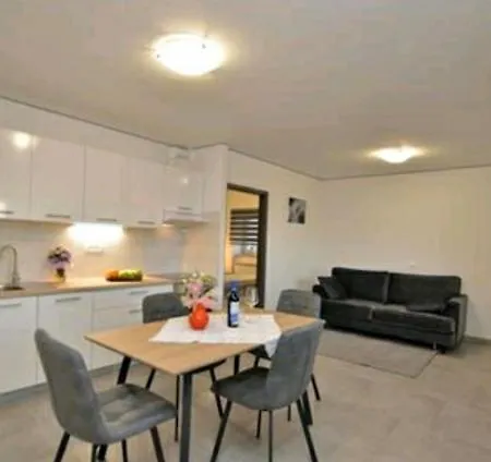 Apartment Apartman Bregi**** *